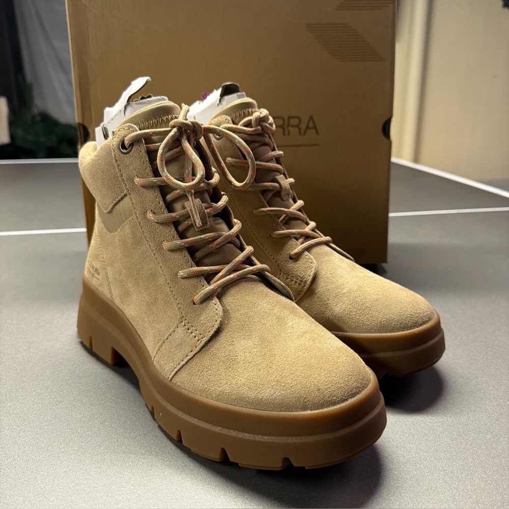 Koolaburra by UGG Suede Boots Women's Size 8.5 boots NEW W BOX